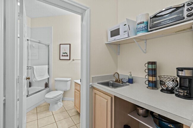 Building Photo - 9917 Perfect Dr