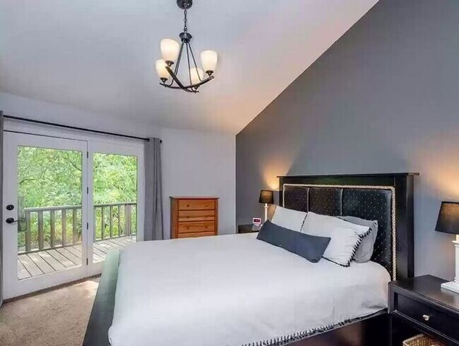 Building Photo - 805 Garrison Court, Burnsville, MN, 55337