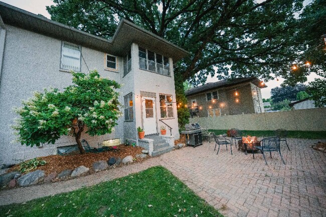 Foto del edificio - 1866 Jefferson Ave