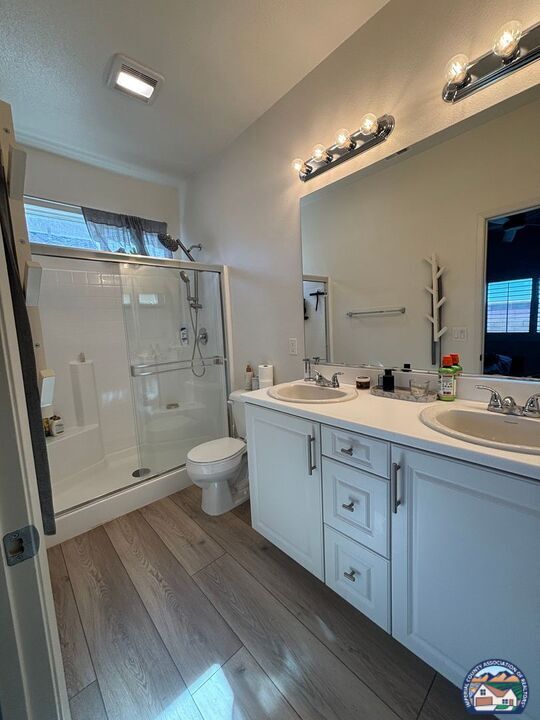 Building Photo - 2512 Vista Del Mar Ln