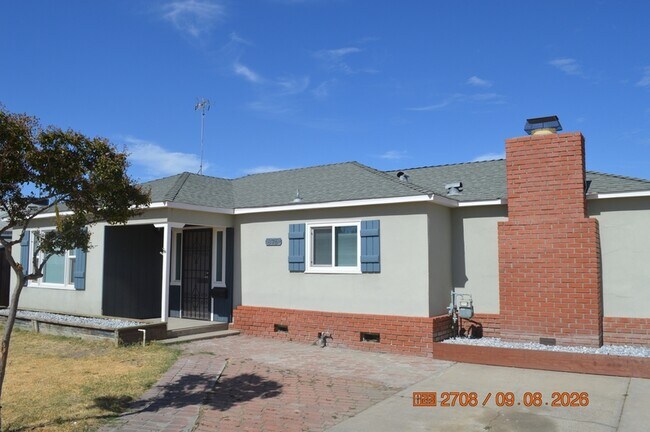 Foto del edificio - 875 S Minaret Ave