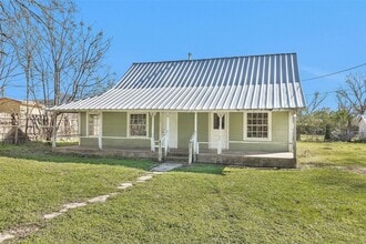 Building Photo - 203 W Powell St