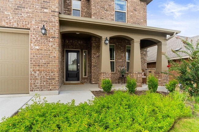 Building Photo - 607 Allende Bend