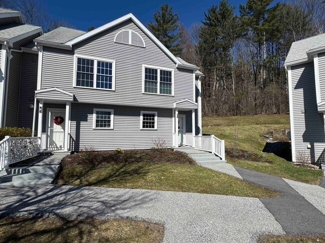 Foto del edificio - 158 Riverside Townhouses Rd