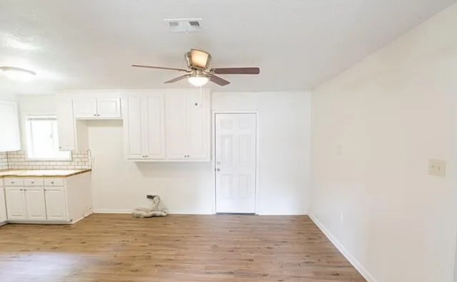 Foto del edificio - Gorgeous, Remodeled, & Could Be Yours! HUD...