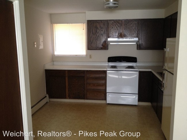 Building Photo - 2870 Montebello Dr W