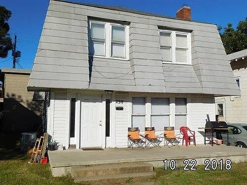 Primary Photo - 230 S West St
