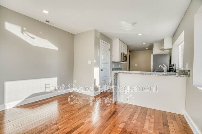 Foto del edificio - 1623 E Baltimore St