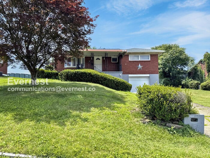 Primary Photo - 104 Maria Ln