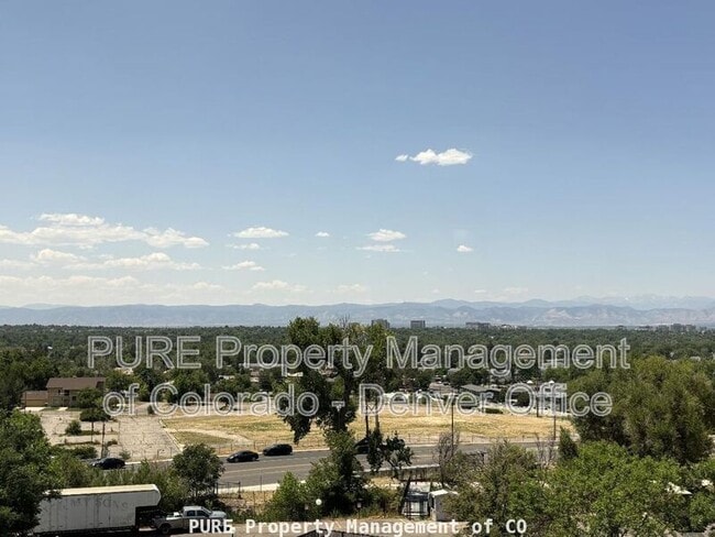 Foto del edificio - 7877 E Mississippi Ave