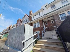 Building Photo - 1461 Lardner St