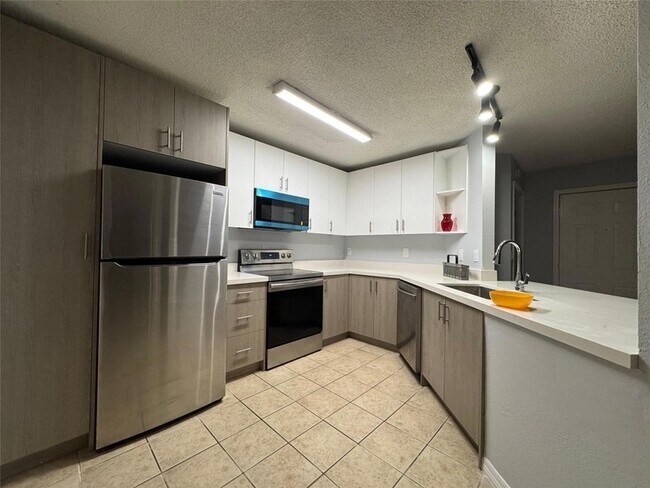 Foto del edificio - 4025 W McNab Rd