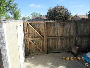 Building Photo - 1265 Redwood Cir