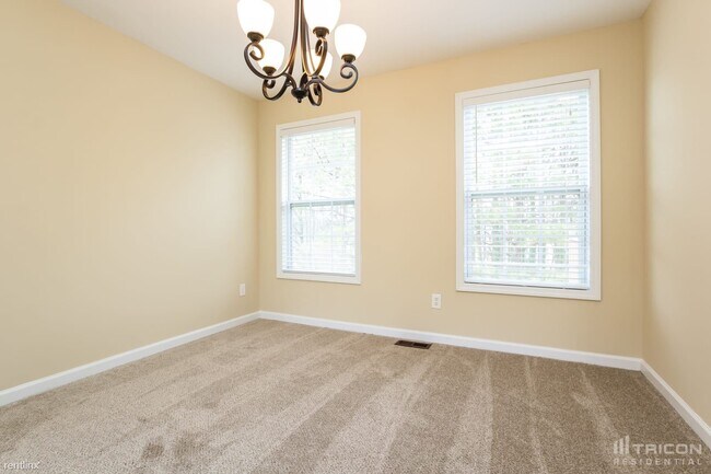 Building Photo - 6355 Queensdale Dr
