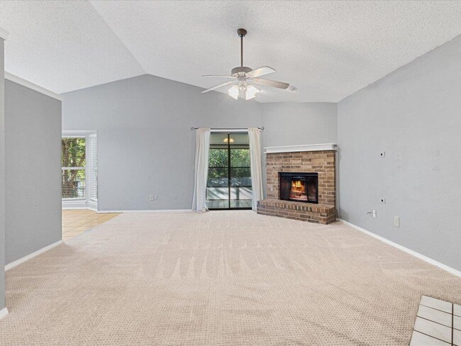 Foto del edificio - 2117 Foxfire Rd