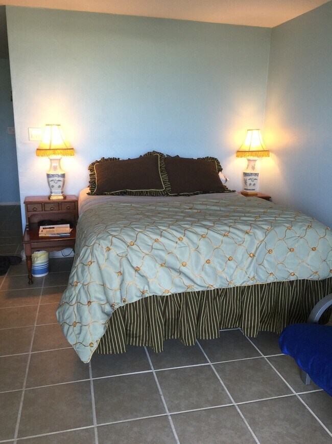 Master bedroom - 9720 8th View St