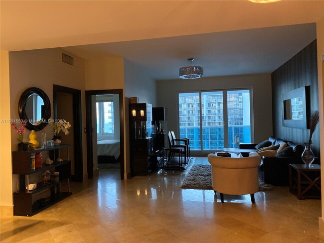 Building Photo - 2301 Collins Ave