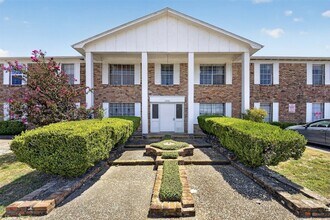 Building Photo - 7205 Beechnut St