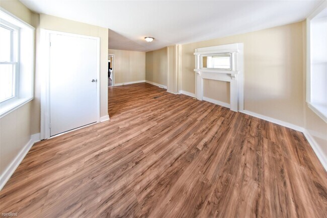 Building Photo - 5 br, 1.5 bath House - 1622 Mount Rose Ave