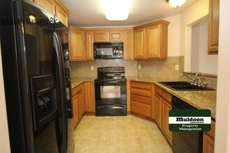 Building Photo - 1590 Little Bear Creek Point