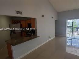 Building Photo - 9417 Fontainebleau Blvd