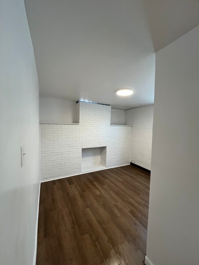 Building Photo - 944 Wilmington Ave