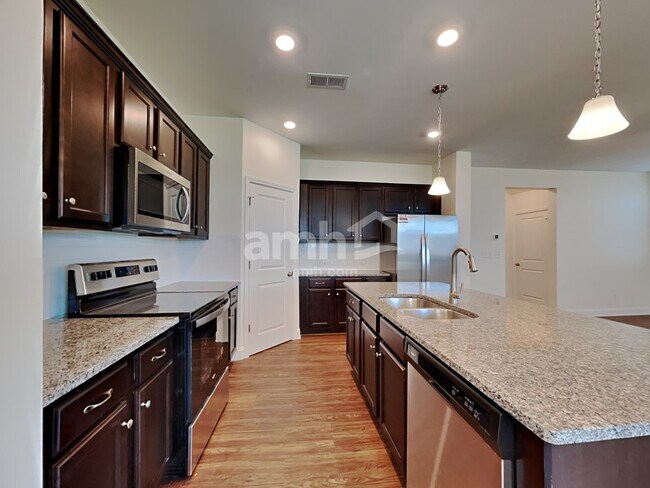 Foto del edificio - 112 Twin River Dr