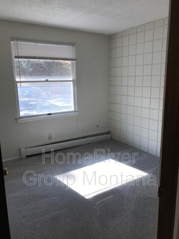Building Photo - 707 SW Higgins Ave