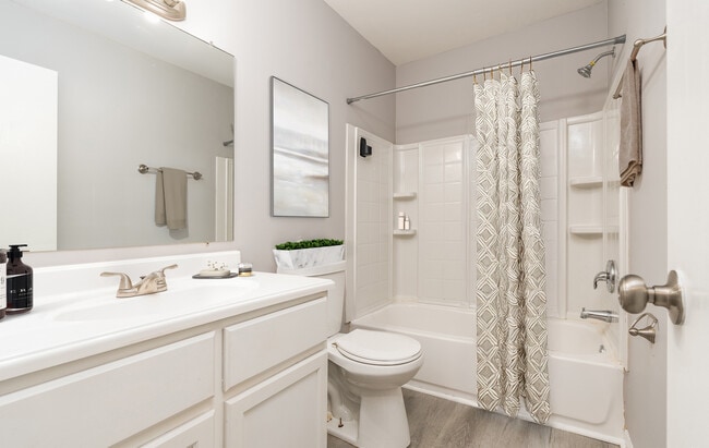 Foto del edificio - Phoenix Point Townhomes