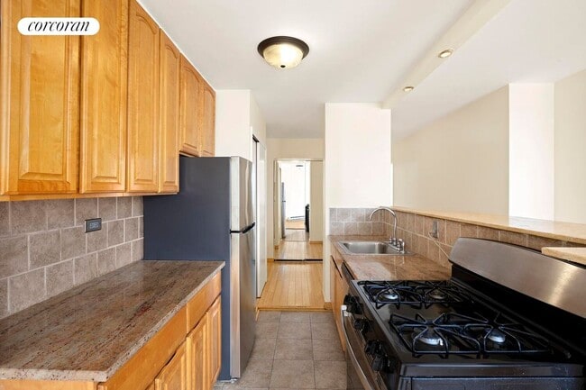 Foto del edificio - 1641 3rd Ave