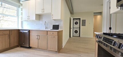 Building Photo - 432 S Maple Ave