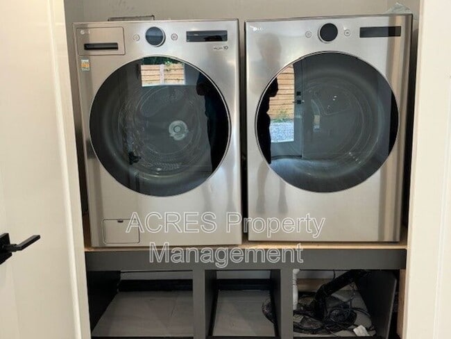 Foto del edificio - 9423 36th Ave SW