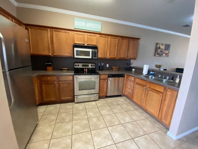 Building Photo - Fully Furnished 3 bed 3.5 Bath Condo - Wal...