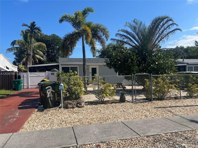 Foto del edificio - 241 SW 3rd Terrace