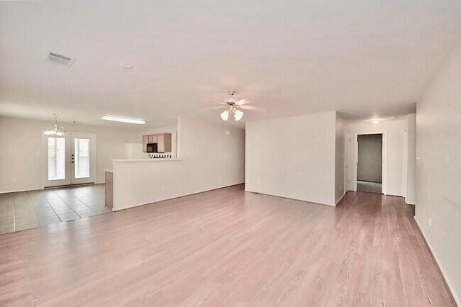 Foto del edificio - 700 Riverway Ln