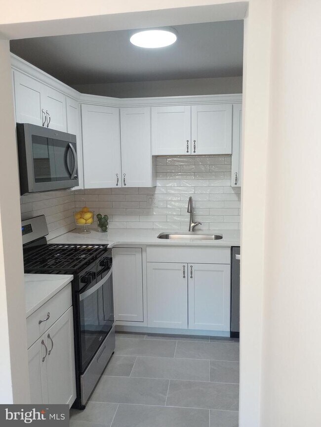 Foto del edificio - 1309 Meadowview Ln