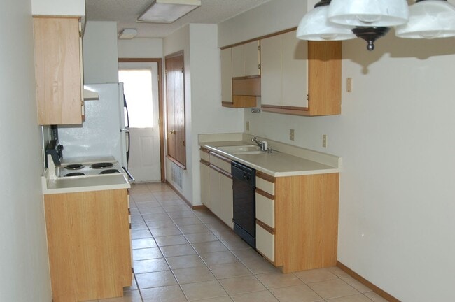 Photo - 6773-6775 S Kathleen Cir Apartment