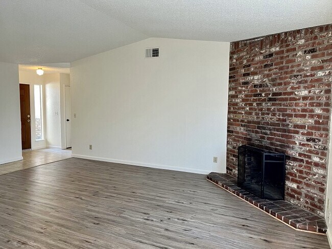 Building Photo - 8358 Lancraft Dr