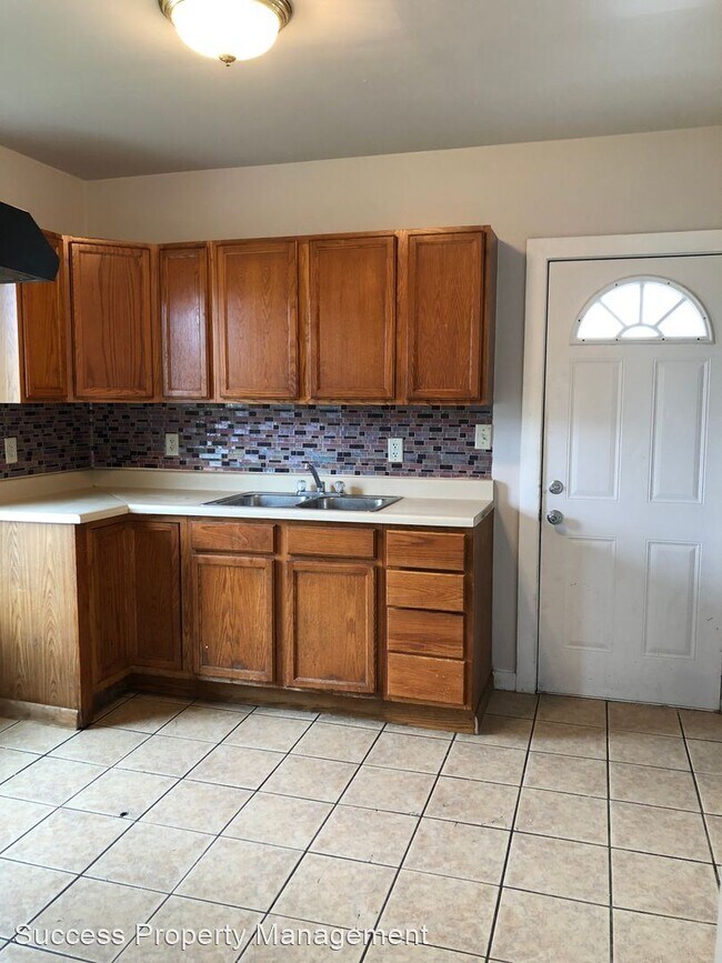 Building Photo - 4 br, 1 bath House - 5816 21st Ave