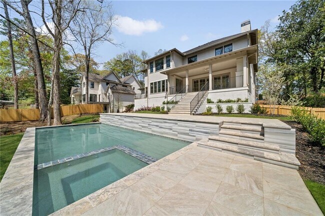 Foto del edificio - 1068 Moores Mill Rd NW