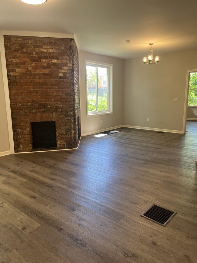 Building Photo - 56 Laclede St