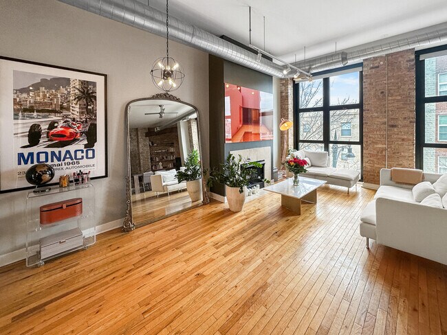 Foto del edificio - 1635 W Belmont Ave