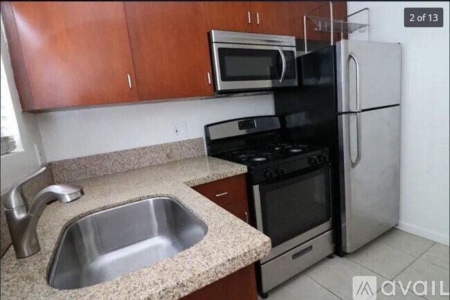 stainless package - 3319 Barham Blvd