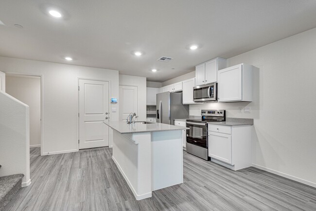 Building Photo - Charming 3-Bedroom Townhome with Smart Hom...