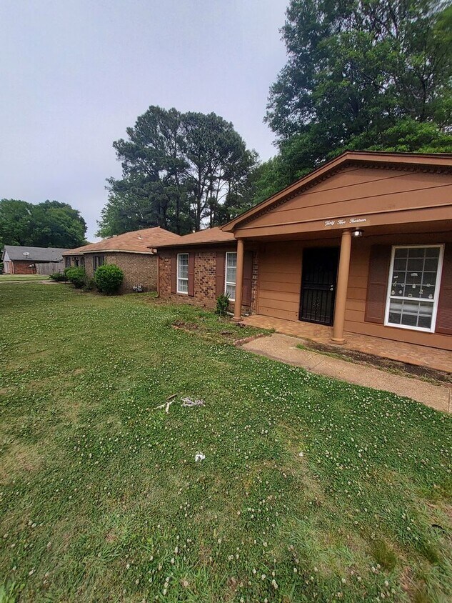 Building Photo - 3514 Clearbrook St