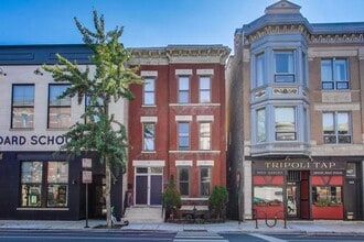 Building Photo - 1143 W Armitage Ave