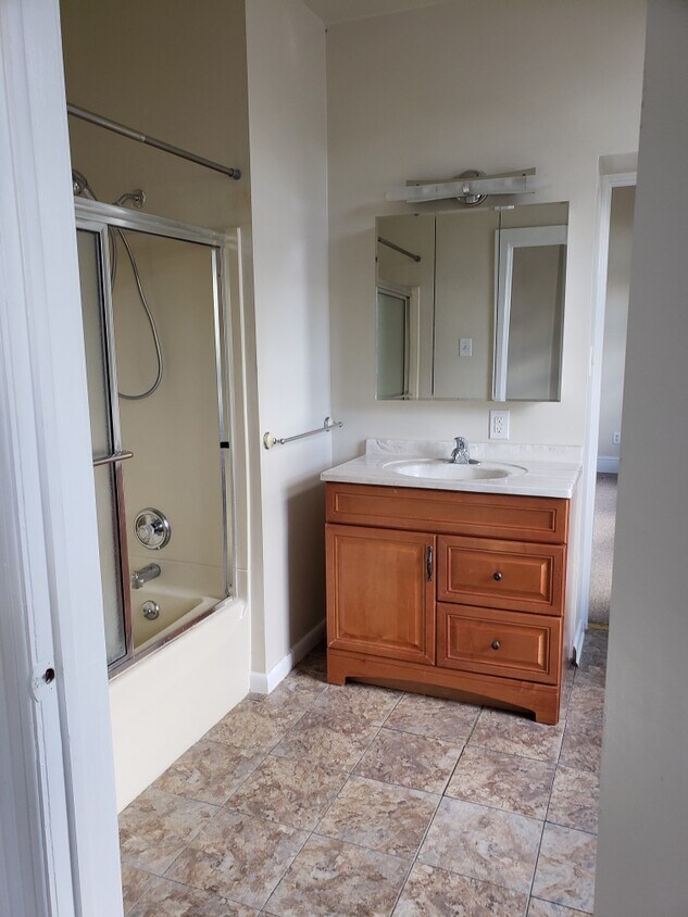 Bathroom - 112 S Prospect St
