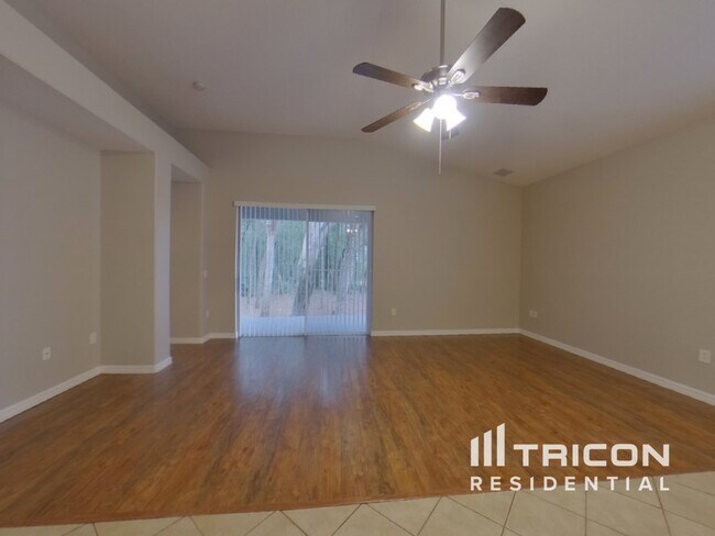 Foto del edificio - 351 Fairmount Park Court Deland FL