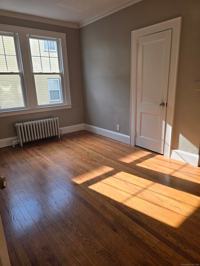 Foto del edificio - 102 Thomaston St