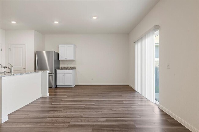 Foto del edificio - 640 Gemsbok Rd